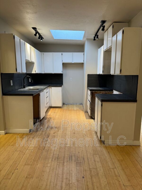 Building Photo - 1154 S 800 W