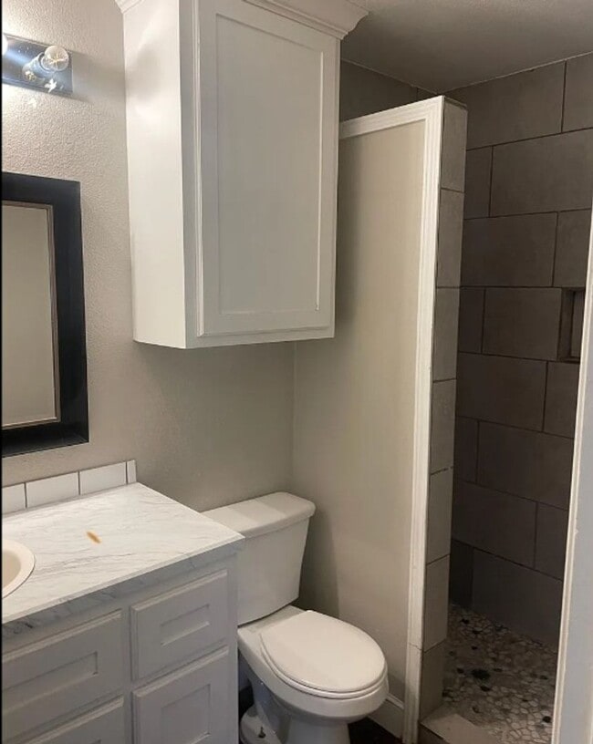 Building Photo - FOR LEASE - 3/2/2 North West Lubbock