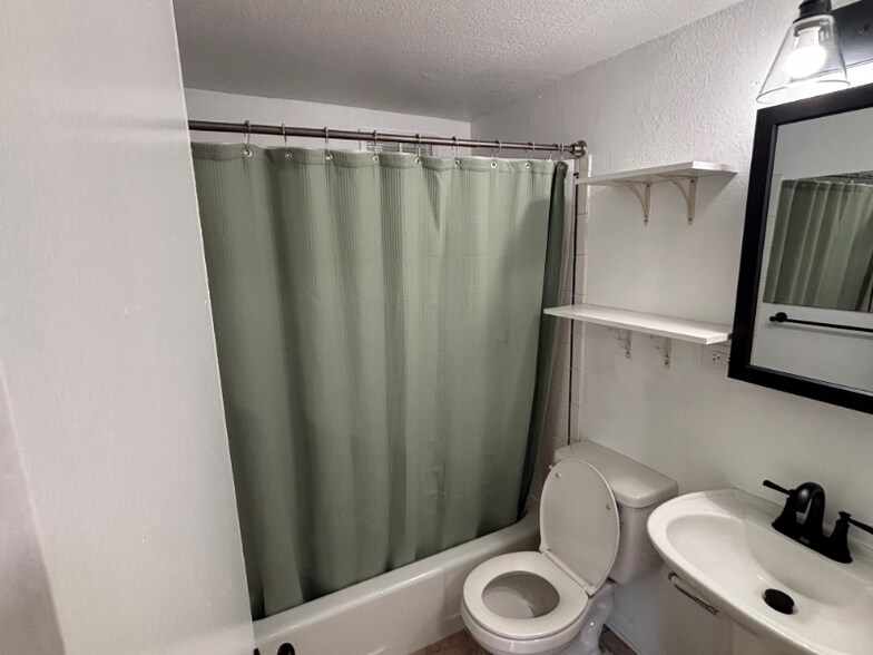 Building Photo - 85 N Grant St