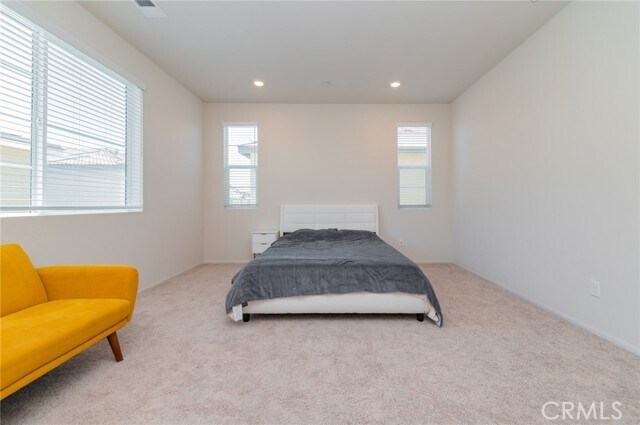 Building Photo - 40277 Birchfield Dr