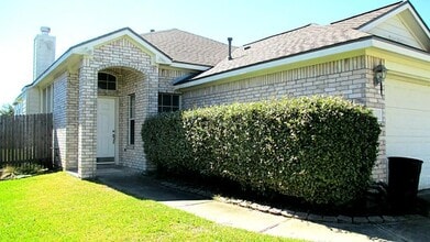 Building Photo - 7905 Diamond Oak Dr