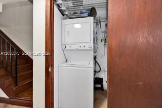 Building Photo - 6709 N Kendall Dr