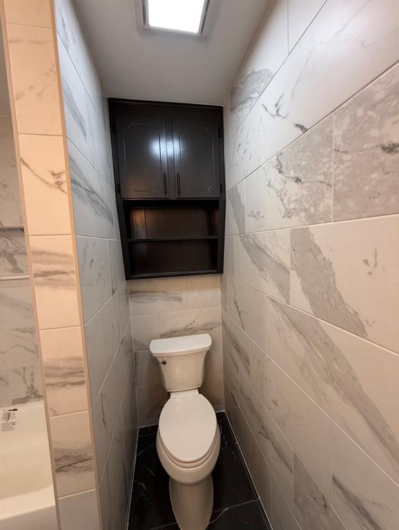 Building Photo - 1911 Hill St