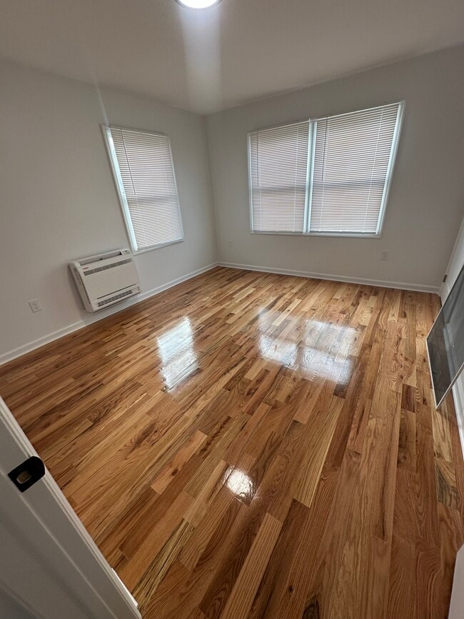 Building Photo - 15 Church St