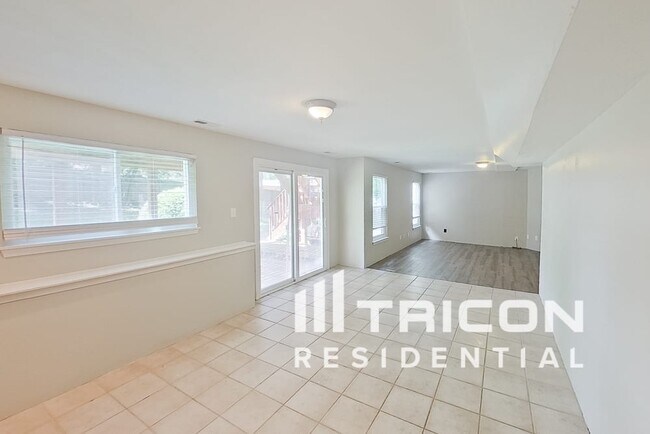 Building Photo - 745 Diamond Pointe Ct