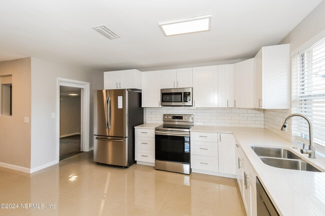 Building Photo - 7070 Perke Dr