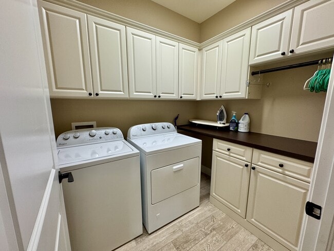 Building Photo - 9418 Greyhawk Trl