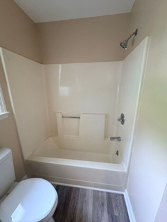 Building Photo - Totally Renovated Bungalow Located in Quiet Neighborhood Yet Close to Everything!