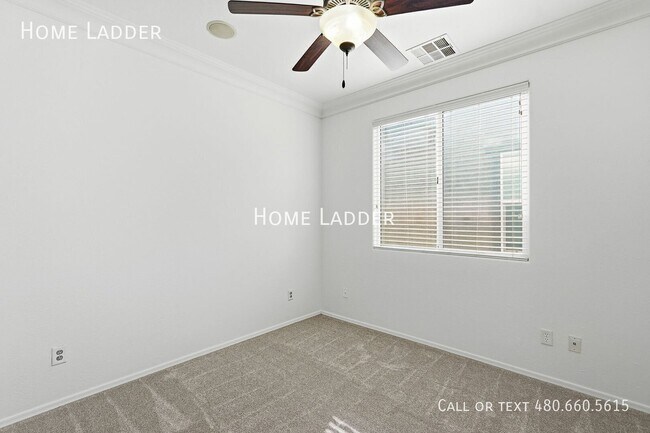 Building Photo - 3411 E Mesquite St