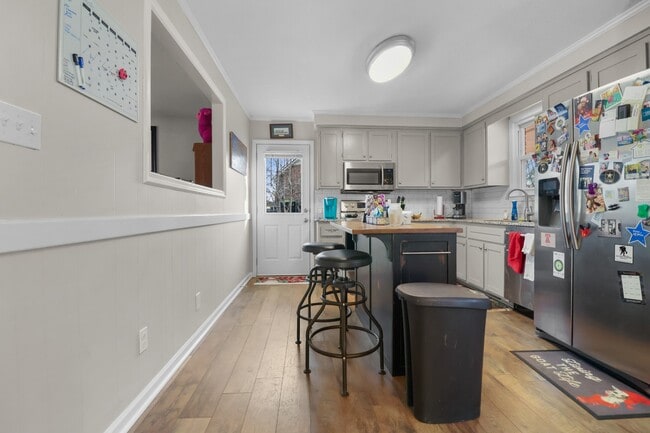 Building Photo - 1802 Warren Dr