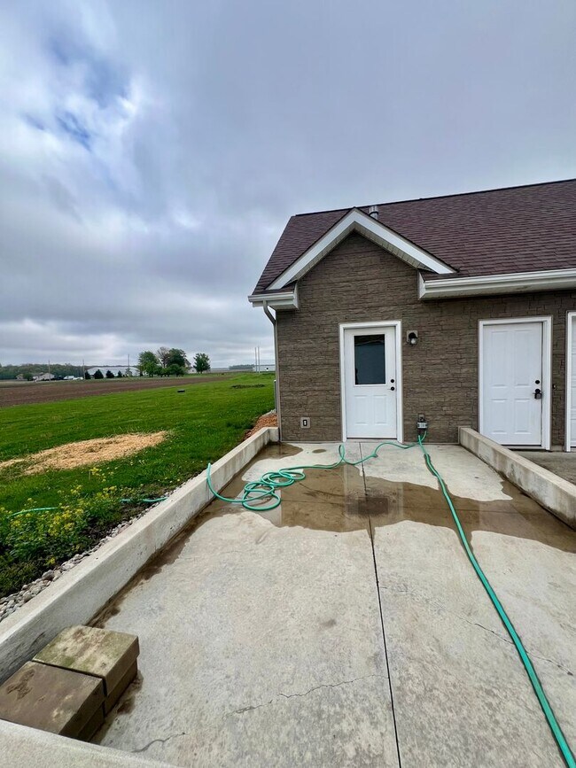 Building Photo - 13711 Hoagland Rd