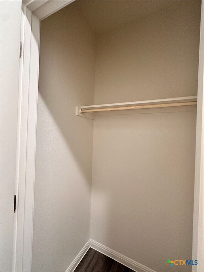 Building Photo - 124 Parrigin Cv