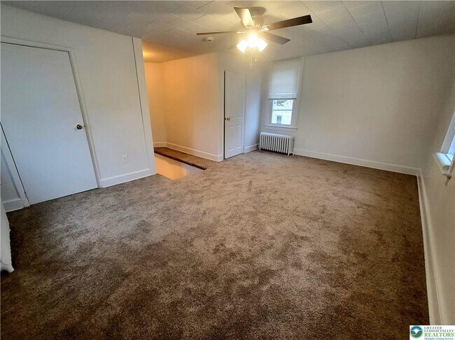 Building Photo - 817 Seneca St