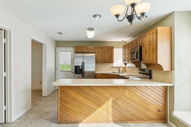 Building Photo - 904 Rusk Dr