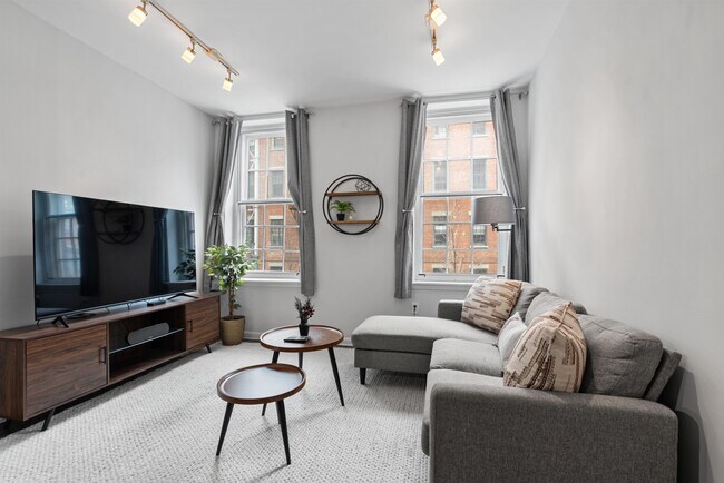 Building Photo - 187 Wayne St