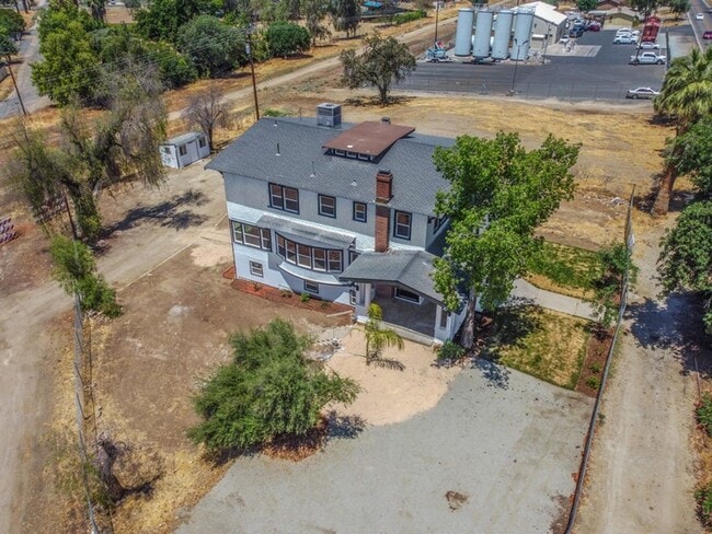 Building Photo - 1019 N Main St