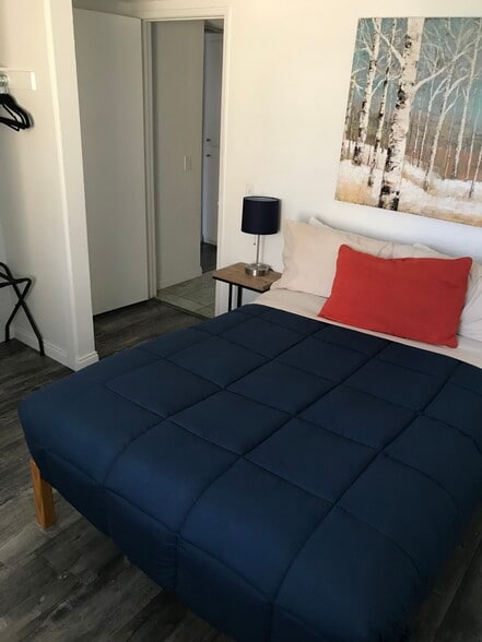 Bedroom 2 - 511 East Brockton Avenue