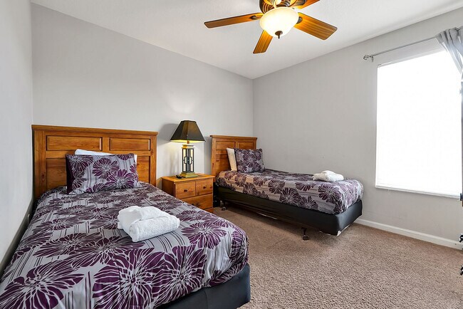 Building Photo - 8157 Sun Palm Dr