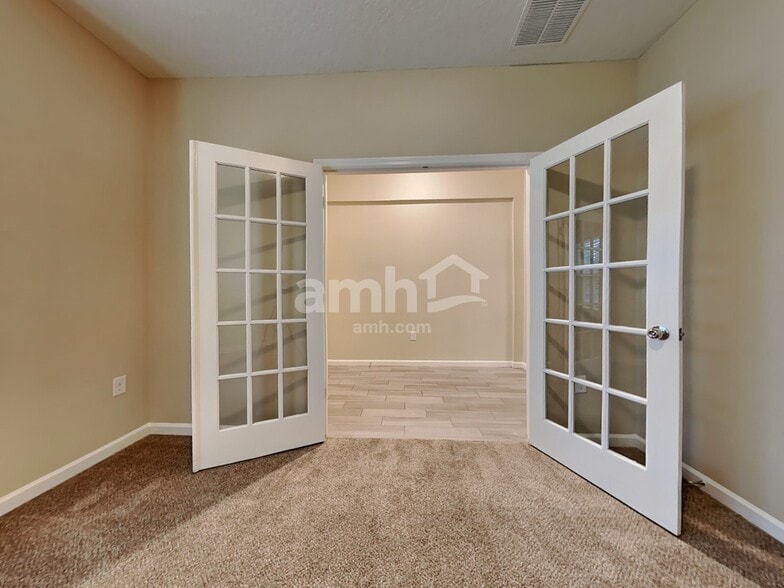 Building Photo - 225 Otero Point