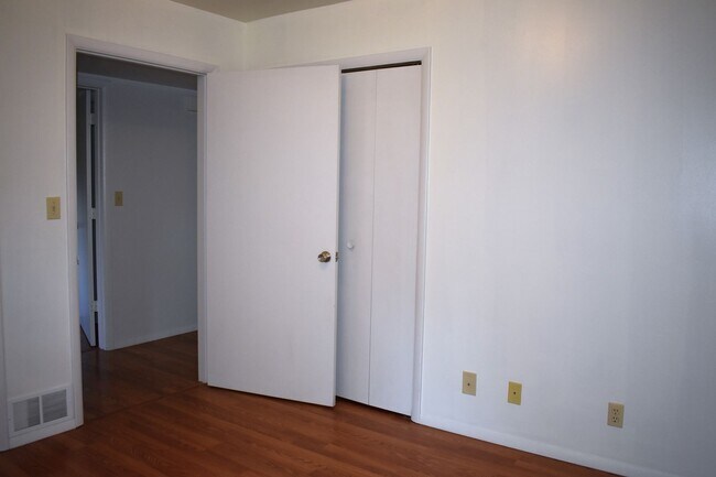 Building Photo - 339 Grandview Ave