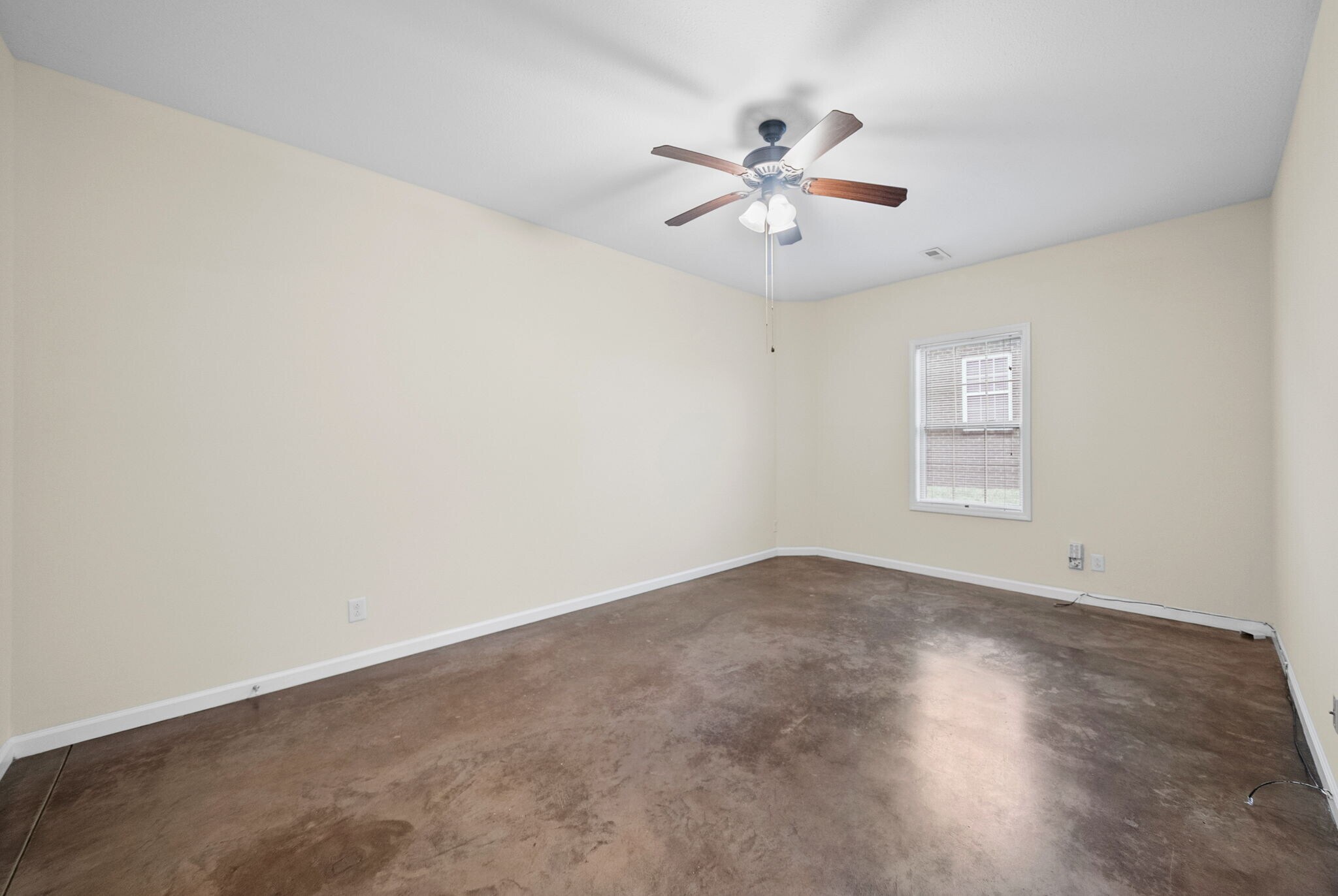 Building Photo - 109 Holland Dr