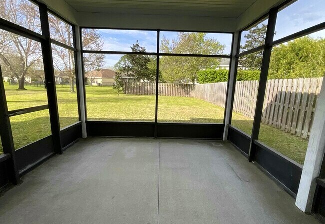 Building Photo - 133 Camden Cay Dr