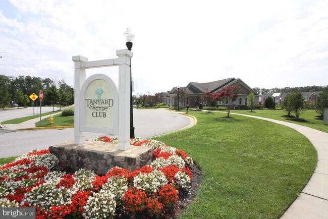 Building Photo - 7349 Mockingbird Cir