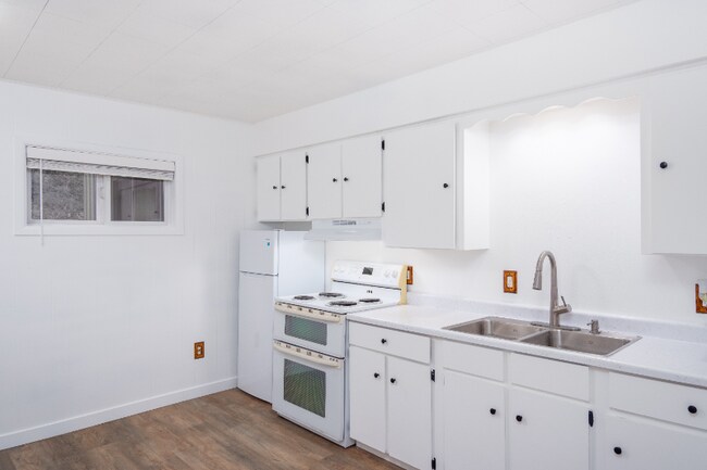 Building Photo - 33976 U.S. Hwy 2 W