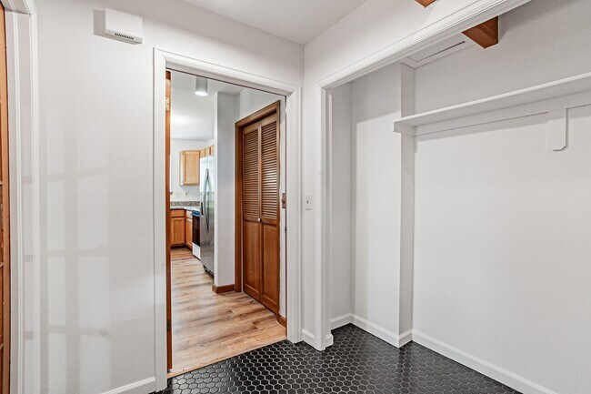 Building Photo - 3BD, 2.5BA Boulder Townhome with 2 Parking Spots