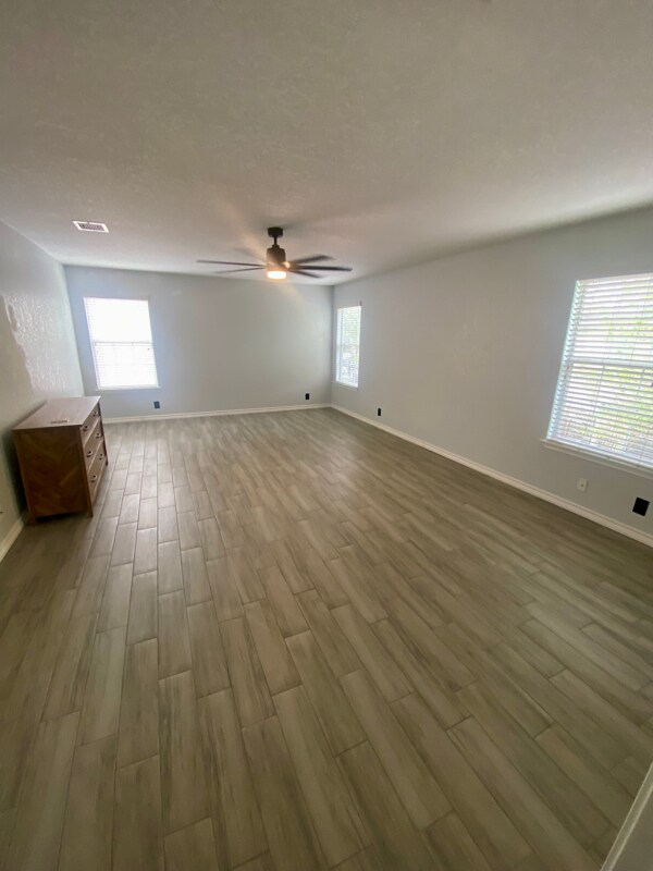 Building Photo - 14735 Bending Point