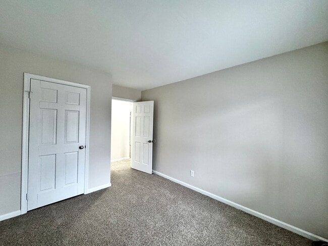 Building Photo - READY NOW!! Completely Updated 3-Bedroom Townhome in Kempsville Lake! Fenced Backyard - Pet Frien...