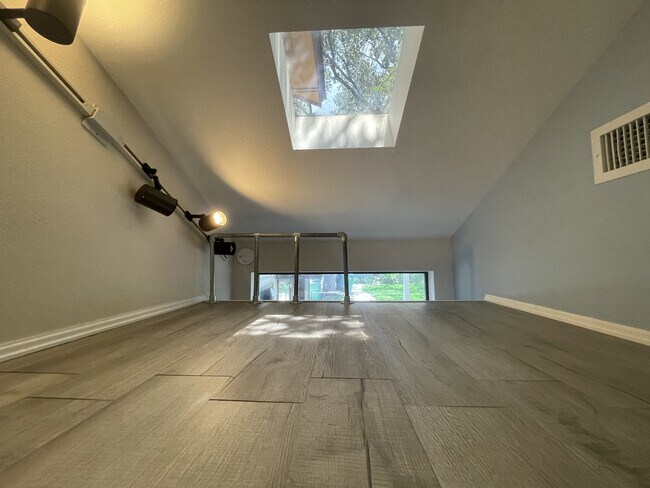 Building Photo - 1214 Timber Bay