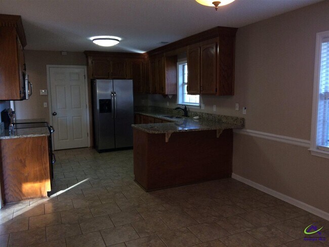 Building Photo - 138 Salem Dr