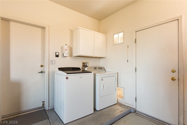 Building Photo - 10709 Shackleton Dr