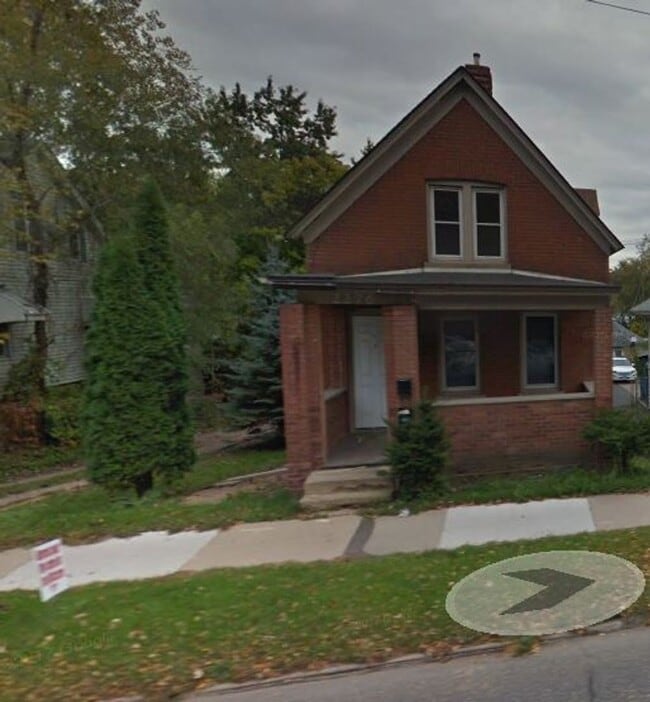 Building Photo - 2276 7th St W
