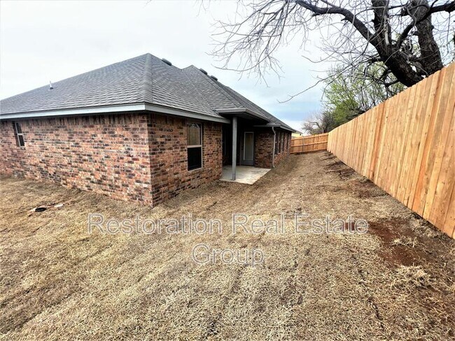 Building Photo - 500 NW 176th St