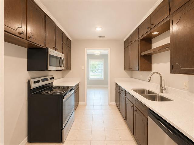 Building Photo - 930 Lindy Ct