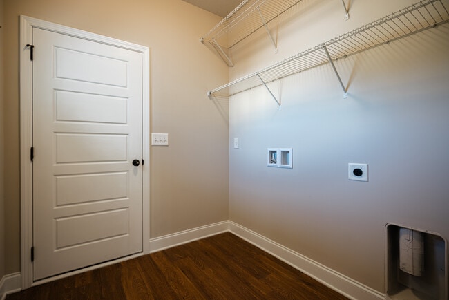 Building Photo - 600 Trellis Square