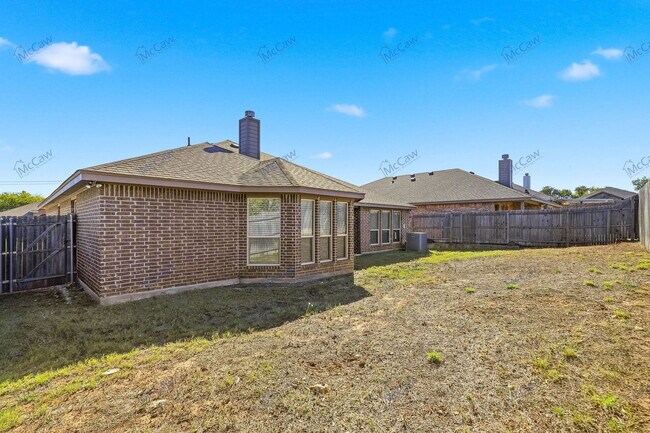 Building Photo - 140 Wilson Cliff Dr