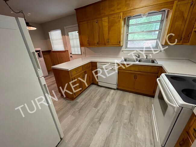 Building Photo - House for rent in Gardendale