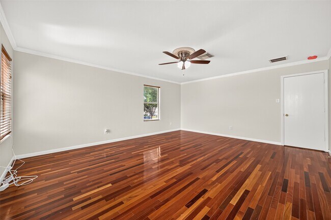 Building Photo - 20151 Pioneer Ridge Dr