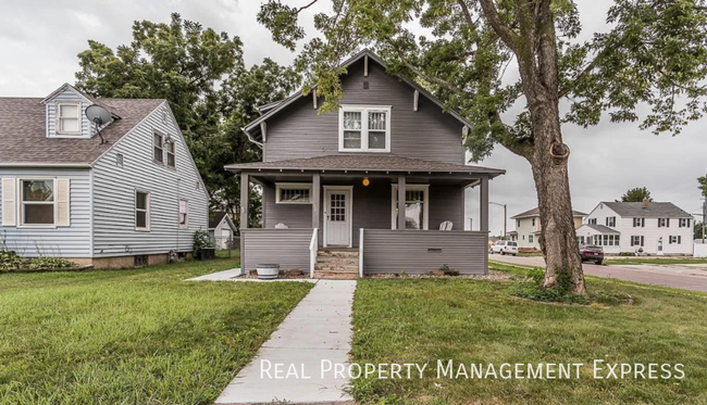 Primary Photo - Cozy Charm in Sioux Falls