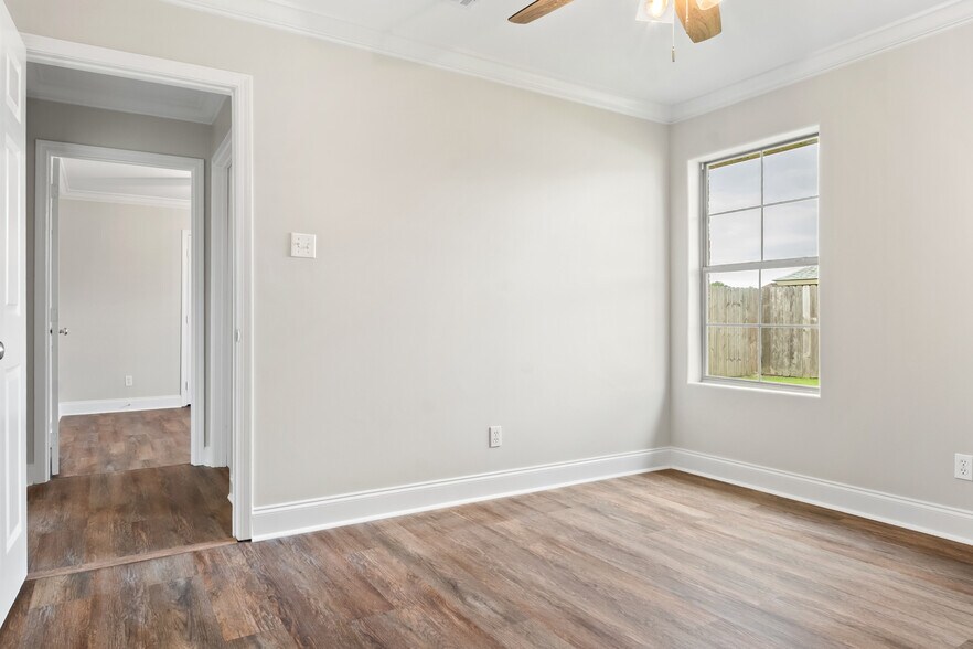 Building Photo - 107 Fox Trot Ln