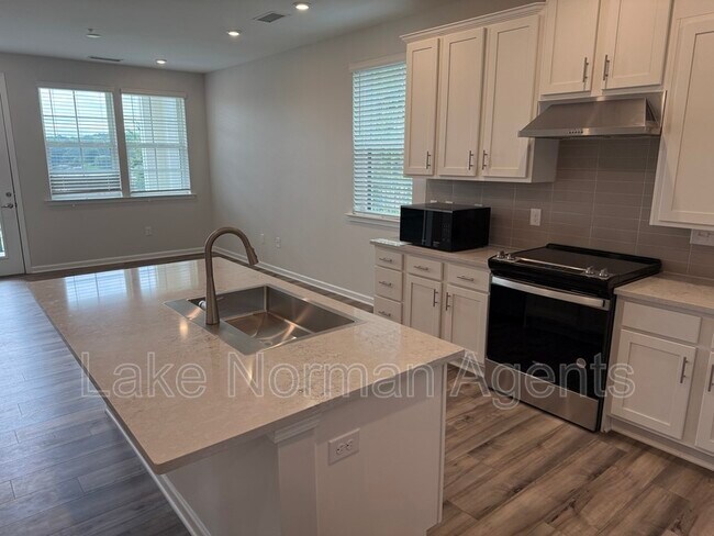 Building Photo - 4455 Reed Crk Dr