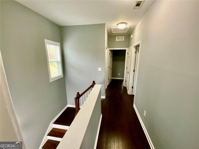 Building Photo - 294 Bass St SW