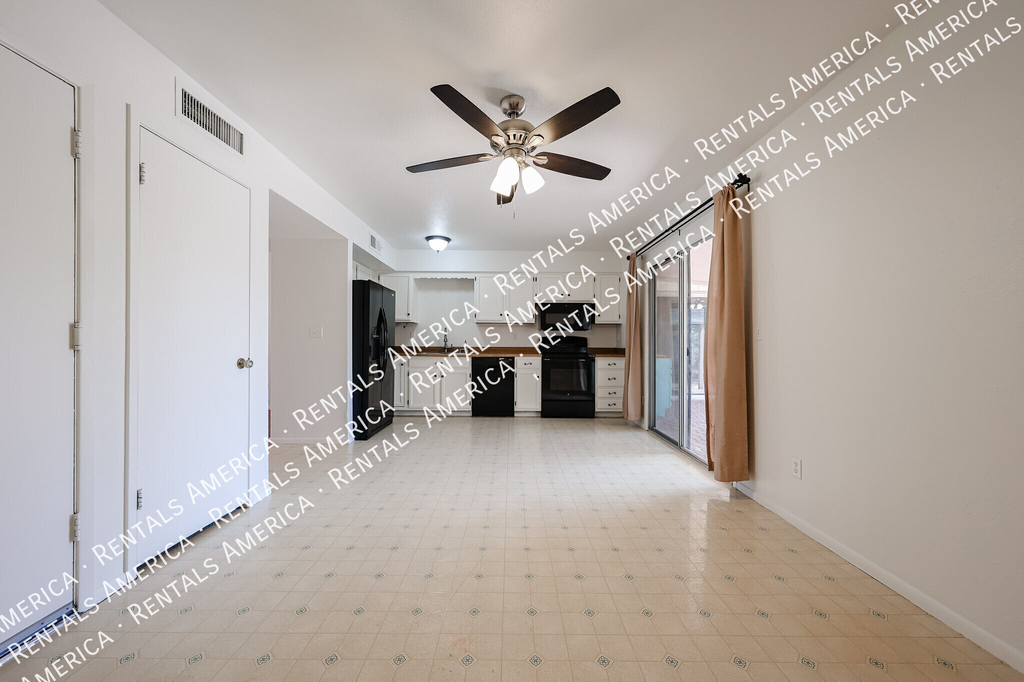Building Photo - 719 W Palomino Dr