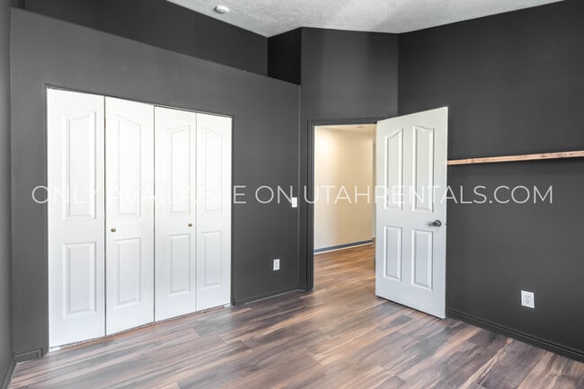 Building Photo - 763 E 80 S