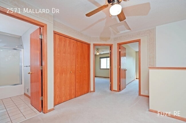 Building Photo - 2571 Mallard Dr