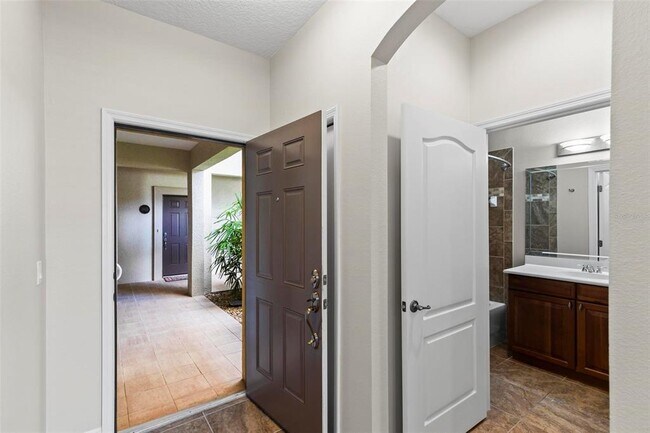 Building Photo - 45 Riverview Bend S