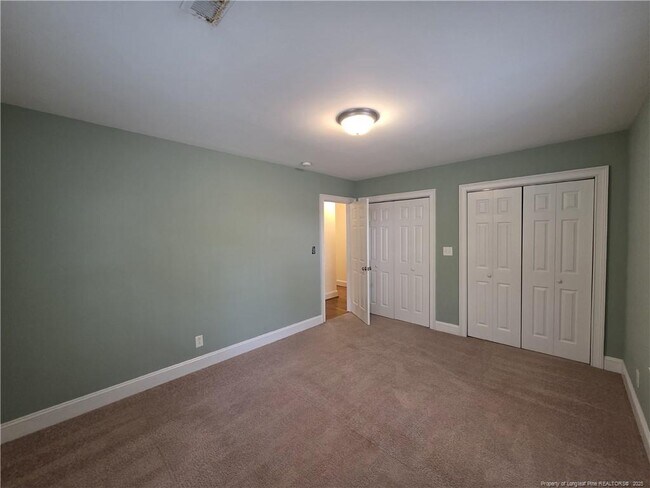 Building Photo - 342 Devane St